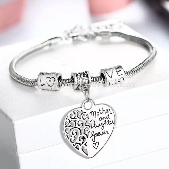 Jewelry - 🌹Mother/ Daughter🌹 Forever Bracelet